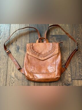 day & mood evonne leather backpack HARI II IRIDESCENT ROSE MOON The Nomad is both a stylish and practical backpack for city dwellers and travellers alike Vilenca Holland | Bags |